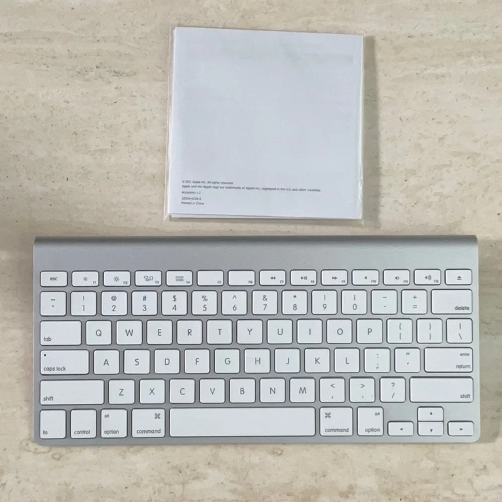 Apple Keyboard Wireless Model A1314 Genuine OEM Authentic - Picture 10 of 11